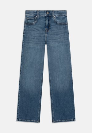 Vaqueros de denim azul de pierna ancha con cintura de media altura, cinco bolsillos y costuras de contraste. Textura suave y cierre clásico con botón en la parte delantera.