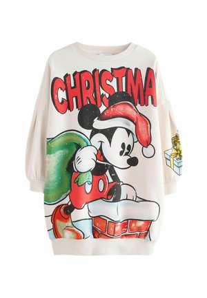 Vit sweatshirt med en julgrafik som visar en tecknad figur med en tomteluva, röd text och färgglada presentdetaljer.