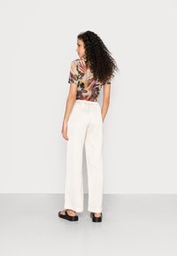 Weekday HARPER TROUSERS - Calças - off-white