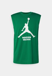 Groen mouwloos T-shirt van katoen, met een witte grafische silhouet en de tekst "BOSTON CELTICS" onder het ontwerp.