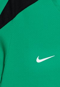 Nike Performance Camiseta deportiva - stadium green/black/white