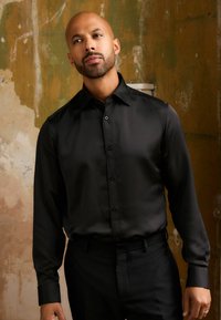Next EDIT LONG SLEEVE- REGULAR FIT - Hemd - black
