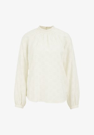 Fehér, hosszú ujjú blúz magas nyakkivágással, textúrált anyaggal, amely finom mintázatot tartalmaz, és gombos záródással a hátsó részen.