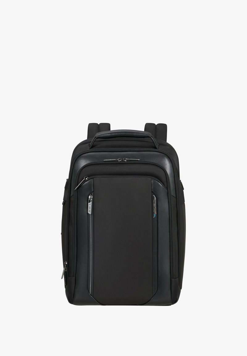 Zaino per laptop nero con spallacci imbottiti, diversi scomparti con cerniera e un pannello frontale testurizzato. Realizzato in materiale sintetico durevole.