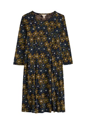 Abito a maniche lunghe con sfondo blu navy e motivo floreale che presenta elementi verdi e marroni, insieme a fiori bianchi e dettagli plissettati.