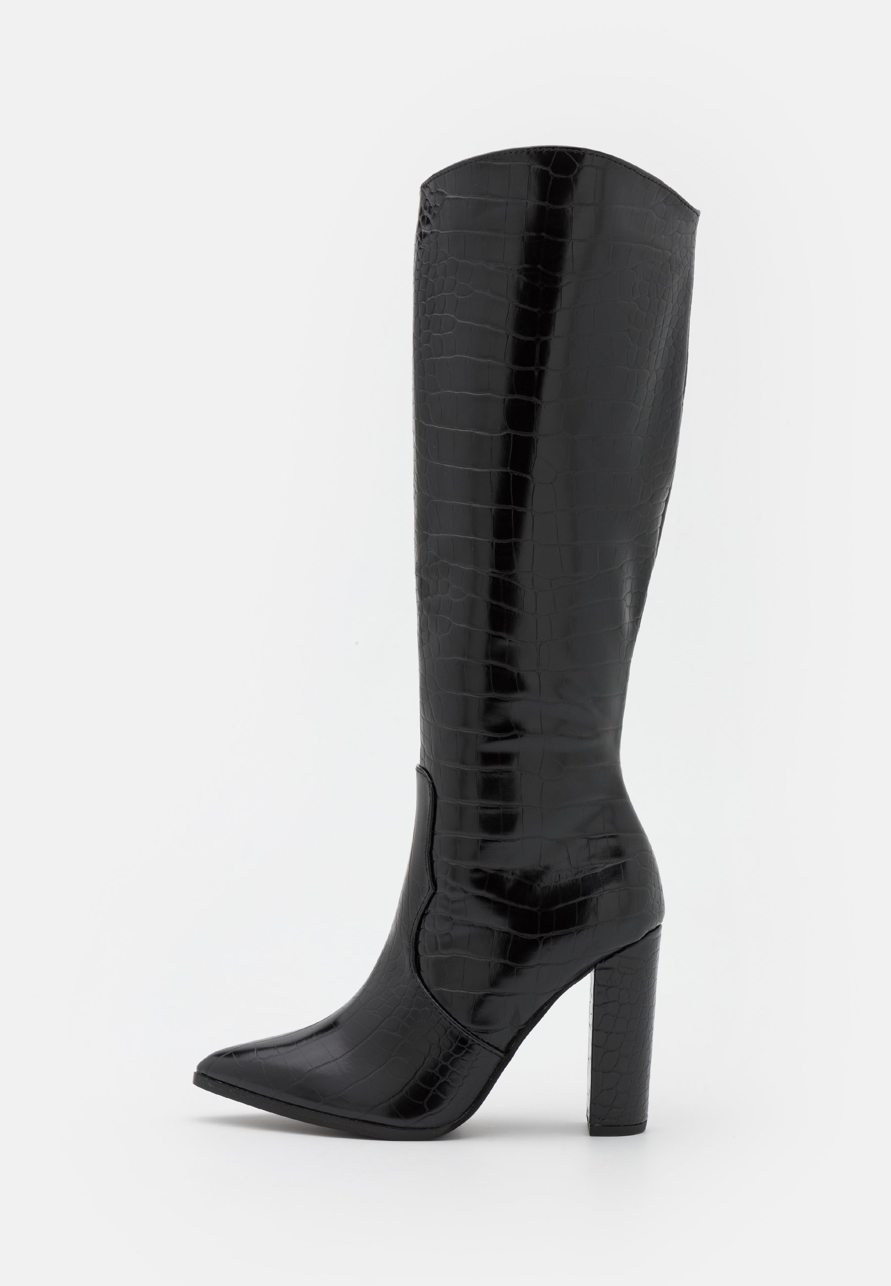 Heeled black boots