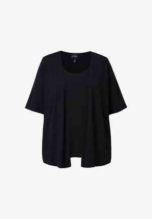 Sort cardigan med korte ærmer og åben front lagdelt over en matchende sort top med rund hals, vist på hvid baggrund.