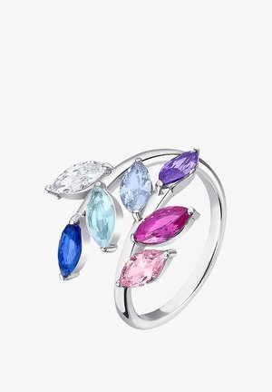 Bague en argent ornée de plusieurs pierres précieuses taillées en marquise de différentes couleurs : transparent, bleu clair, bleu, violet, rose et rose foncé.