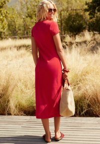 Next COLUMN  WITH SLIT DETAIL REGULAR FIT - Robe longue - red