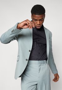 Pier One BASIC SUMMER SUIT - Odijelo - mint
