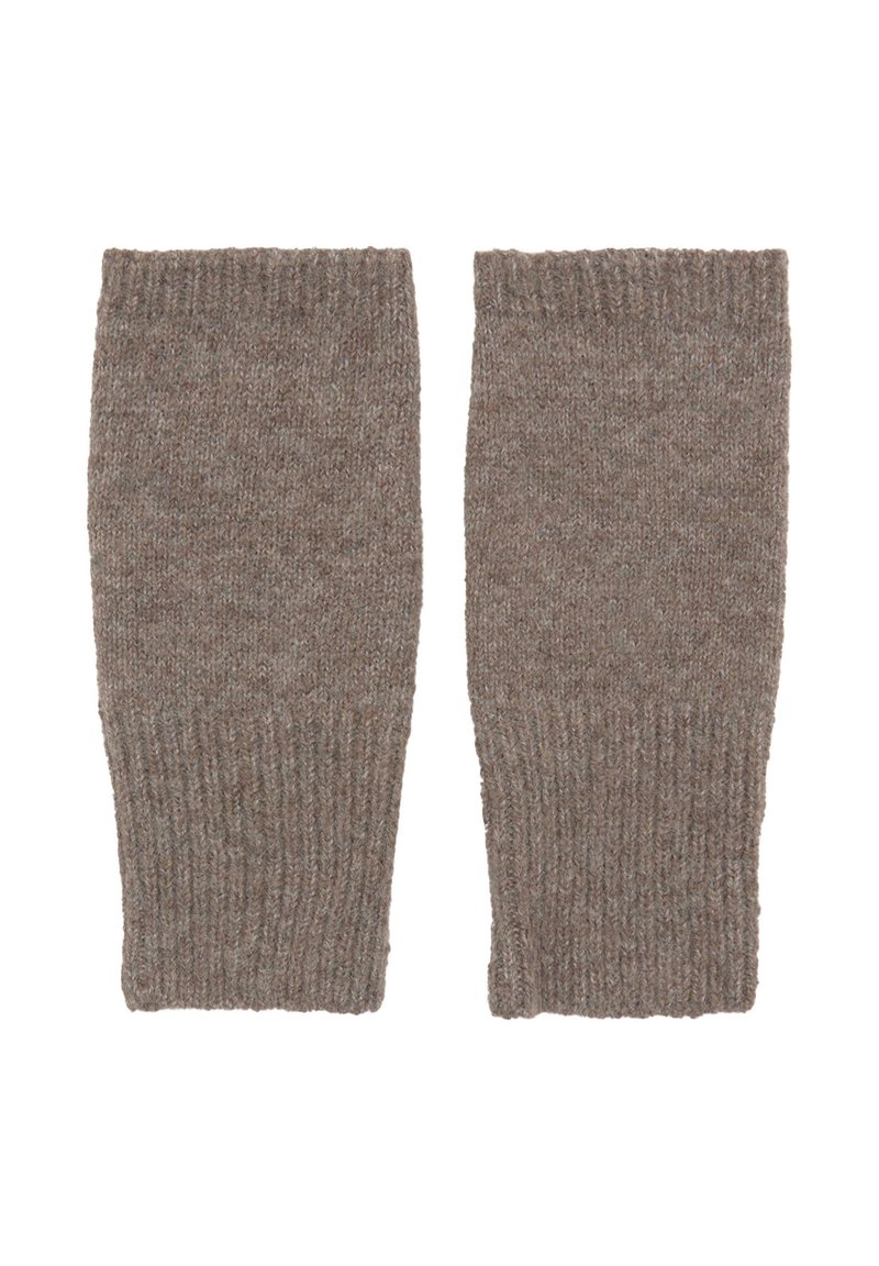 Muffole in maglia marrone con una texture a coste, caratterizzate da un design aperto e materiale soffice, ideali per un comfort e calore aggiuntivi.
