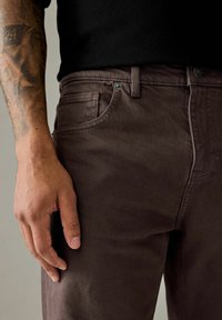 Next VINTAGE - REGULAR FIT - Džínsy s rovným strihom - dark burgundy washed