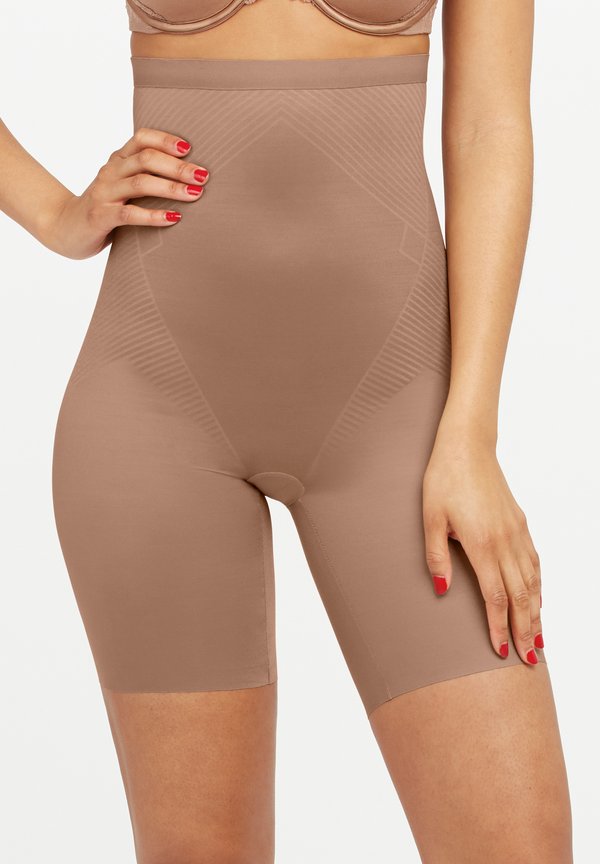THINSTINCTS® 2.0 HIGH-WAISTED MID-THIGH SHORT - Shapewear - café au lait