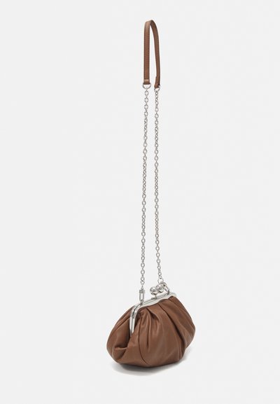 WEEKEND MaxMara PRATI - Pochette - cuoio