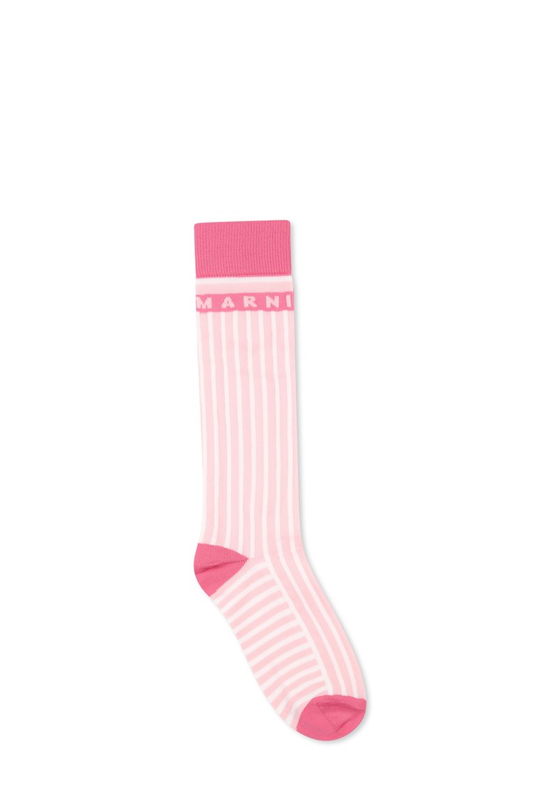 Calza a ginocchio rosa a coste con strisce verticali rosa più chiare. Presenta una punta e un risvolto solidi rosa con il logo "MARNI" dello stesso colore.