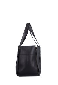 Zwarte lederen totebag met een gestructureerde afwerking, voorzien van dubbele ritscompartimenten, een brede schouderriem en een eenvoudig, functioneel ontwerp.