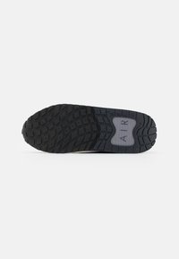 Nike Sportswear AIR MAX SOLO - Tenisice - black/white/anthracite