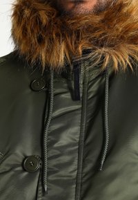 Alpha Industries Vinterkappa /-rock - dark green