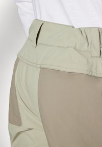 The North Face SLASHBACK PANT - Pantaloni de snowboard - clay grey/cavern grey