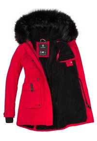Parka d'hiver rouge avec doublure de capuche en fausse fourrure noire, intérieur en polaire noire, multiples poches et fermeture avant à glissière et boutons, étalée à plat.