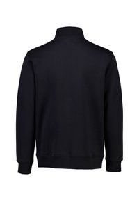 Felpa nera con collo alto, realizzata in tessuto liscio. Presenta maniche lunghe e polsini e orlo a costine, con un design monocromatico.