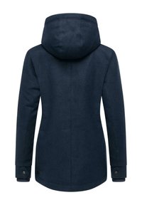Veste à capuche bleu marine à manches longues avec des poignets boutonnés, taille cintrée et ourlet légèrement arrondi, vue de dos.