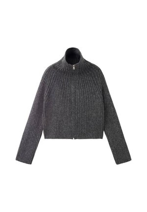 Grauer gerippter Pullover mit Stehkragen und Reißverschluss. Verfügt über lange Ärmel und eine gekürzte Länge, gefertigt aus einem strukturierten Strickstoff.