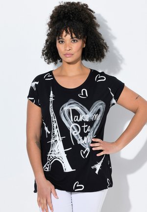 Schwarzes T-Shirt mit kurzen Ärmeln, das weiße Grafiken des Eiffelturms und Herzen zeigt, mit dem Text "Nimm mich mit nach Paris." Aus glattem Baumwollstoff.