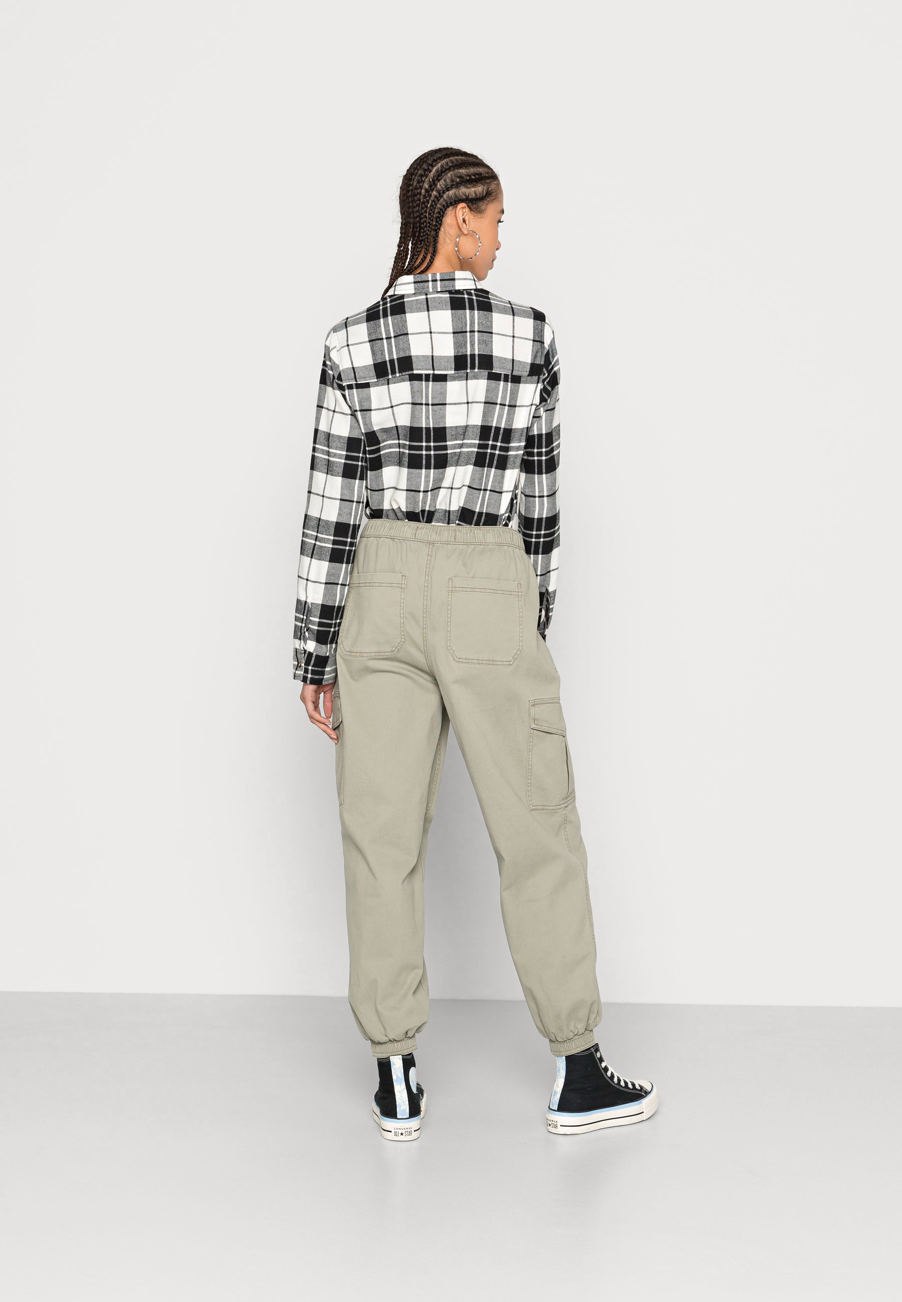 hollister cargo trousers