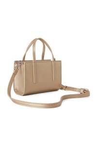 Piccola borsa a mano in pelle beige con due manici corti e una lunga tracolla regolabile, mostrata su uno sfondo bianco.
