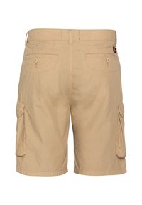 Beige cargoshorts van een lichtgewicht stof, met twee zijvakken, twee achterzakken en een knoopsluiting.