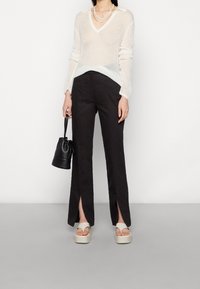 Weekday Sweter