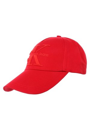 Rote Baseballkappe mit aufgesticktem Calvin Klein Jeans-Logo auf der Vorderseite, mit gebogenem Schirm und sechsteiliger Verarbeitung.