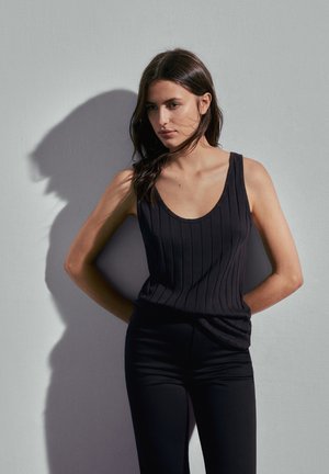WIDE - Linne - black denim