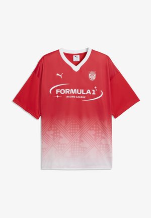 Rotes Red Puma Formel 1 Racing League Shirt mit weißem V-Ausschnitt und einem Farbverlauf mit geometrischem Muster am unteren Rand.