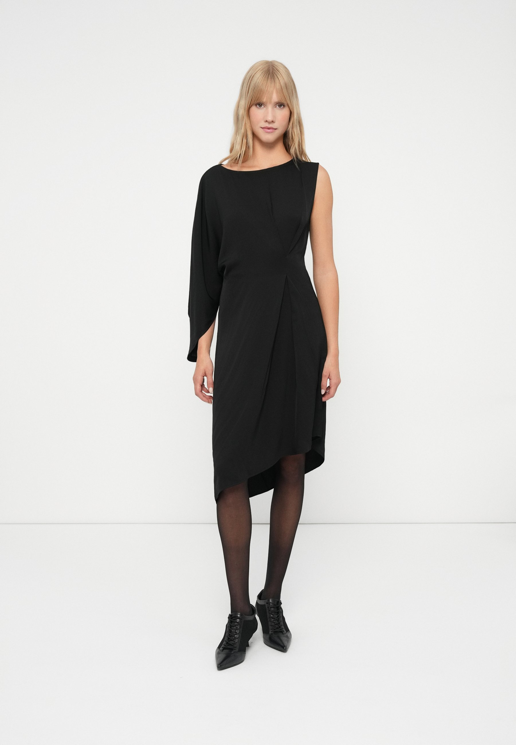 Selected SLFLAURINA REGULAR ONE SHOULDER DRESS - Occasion wear - black -  Zalando.co.uk