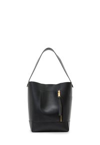 Czarna skórzana torba torebka o gładkiej fakturze, z przednią kieszenią na zamek, złotymi akcesoriami i szerokim paskiem na ramię.
