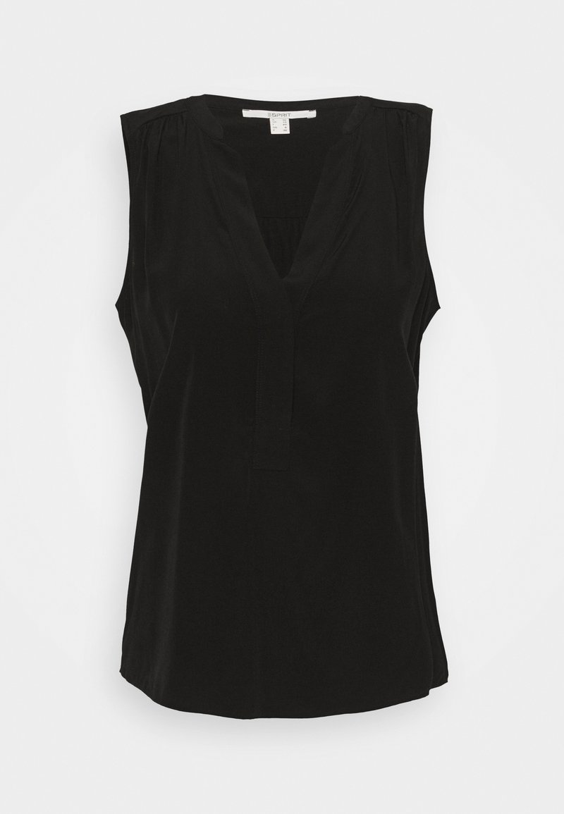 Blouse noire sans manches avec un col en V profond, épaules plissées et tissu léger et lisse. Design simple et minimaliste.