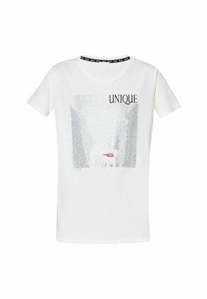 T-shirt in cotone bianco con stampa grafica che presenta la parola "UNIQUE" in nero, e un contorno di volto creato con piccoli puntini. Design a collo rotondo.