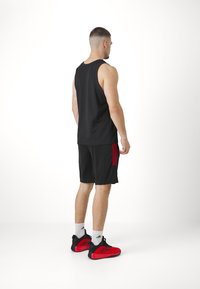 adidas Performance 3 STRIPES SHORT - Sporta šorti - black/better scarlet