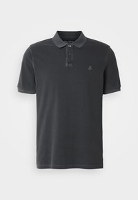 Polo noir à manches courtes avec patte de boutonnage à deux boutons et petit logo brodé sur la poitrine gauche.