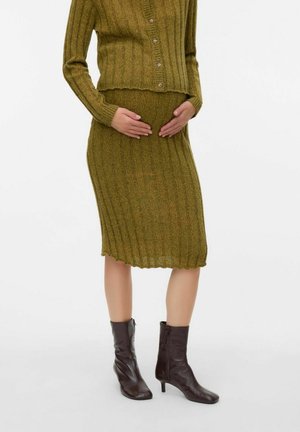 Ozko oprijeto krilo - plantation