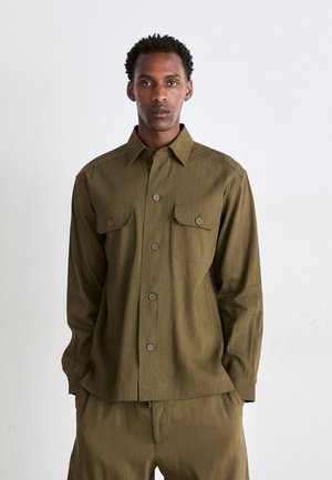 COLE - Shirt - dark green