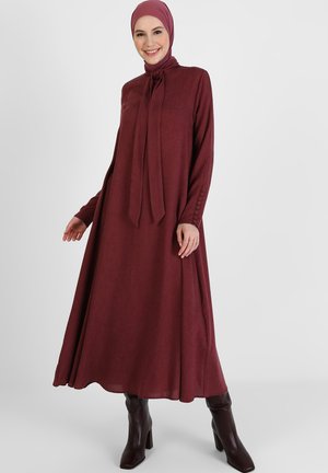 CREW NECK MODEST - REFKA - Freizeitkleid - dark red