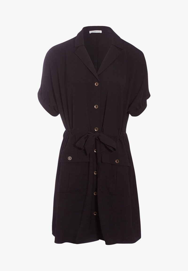 Robe noire à manches courtes avec boutons à l'avant, col, ceinture à nouer à la taille et deux poches à rabat sur le devant avec boutons.