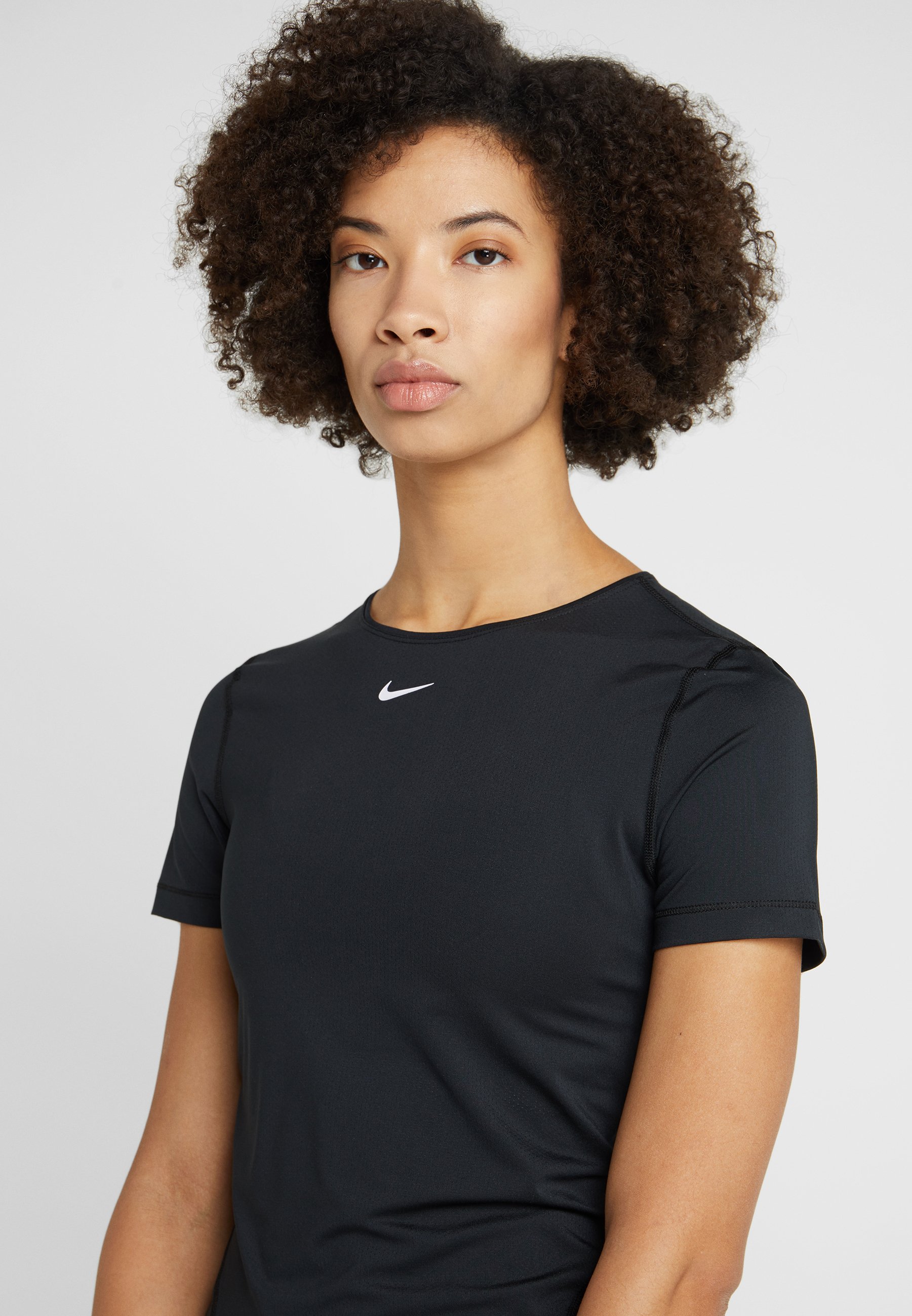 t shirt basic nike