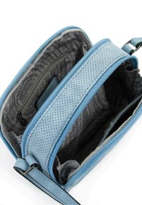 SURI FREY Borsa a tracolla - light blue