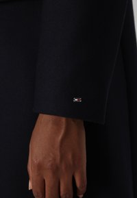 Tommy Hilfiger BLEND - Κλασικό παλτό - desert sky