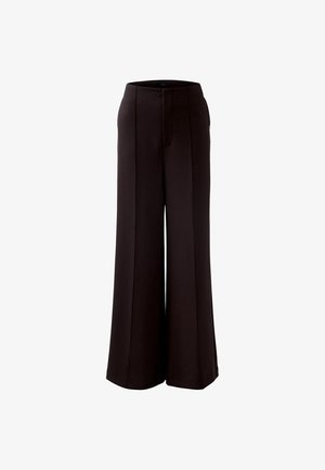 Wide-leg black trousers made of smooth fabric with a straight silhouette, featuring a subtle front crease and a concealed zipper closure.
