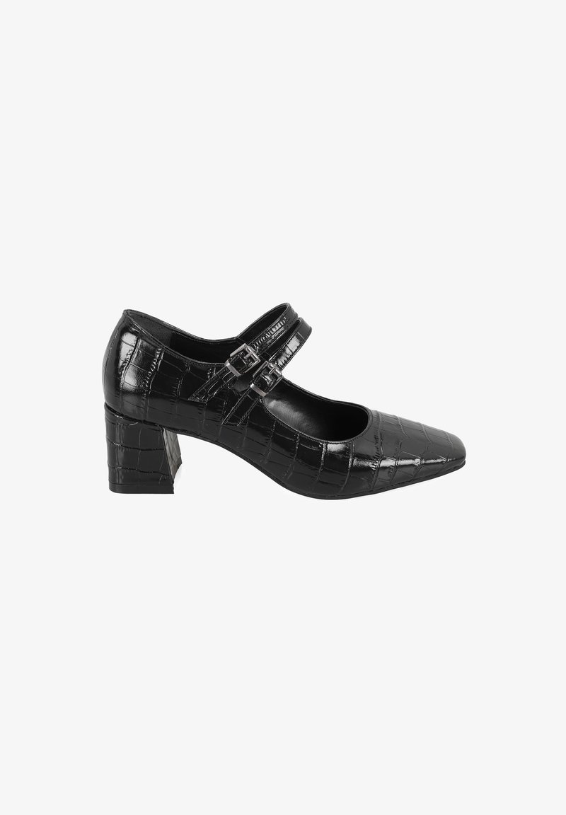 Schwarzer patentierter Leder-Mary-Jane-ähnlicher Schuh mit spitzer Zehe, Krokodilstruktur und zwei verstellbaren Knöchelriemen auf einem dicken Absatz.